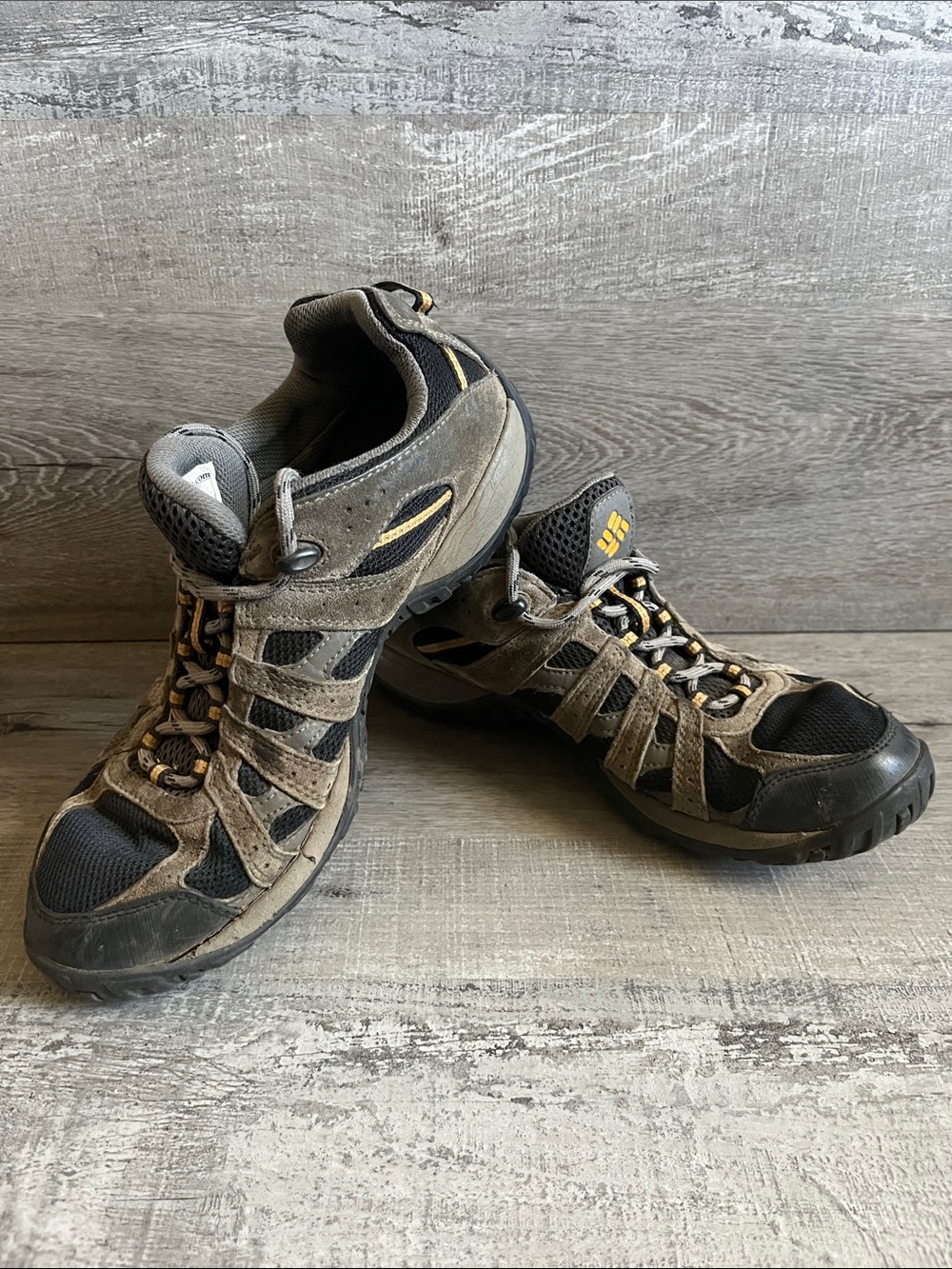 Men’s Columbia hiking shoe size 7.5